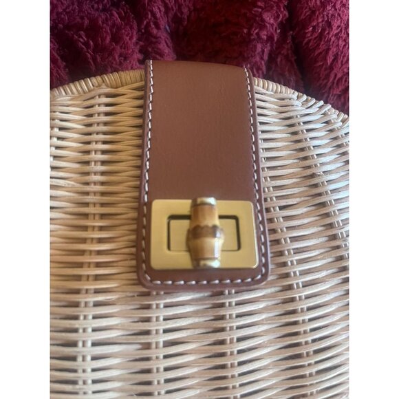 Talbots Clamshell Straw Crossbody Bag w/Leather Strap & Gold-Tone Chain - Picture 7 of 7